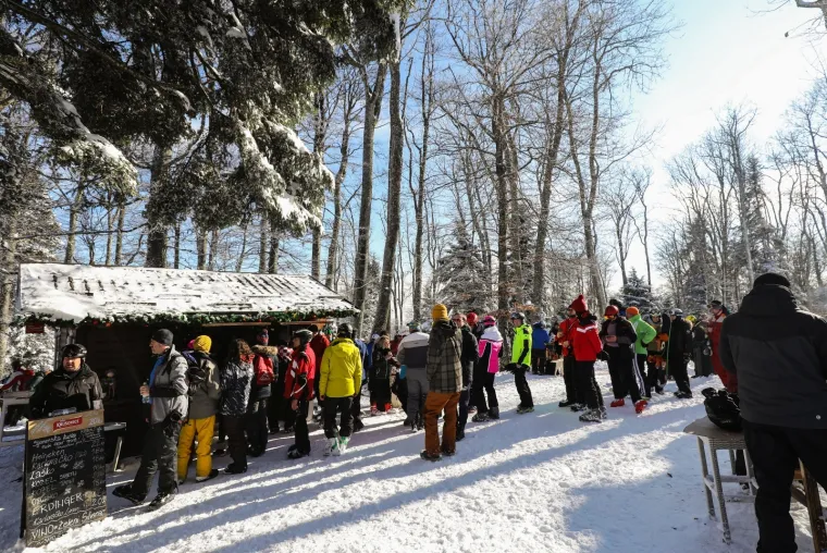 Uživanje na snijegu na zagrebačkom Sljemenu