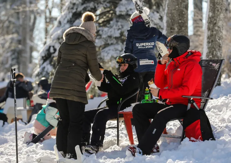 Uživanje na snijegu na zagrebačkom Sljemenu
