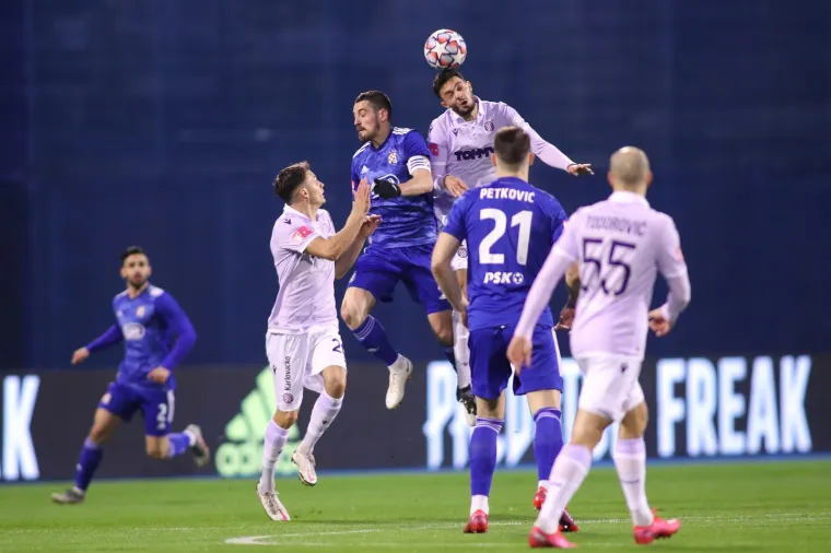 NAJVEĆI HRVATSKI DERBI: Ovako je izgledala rovovska bitka na Maksimiru