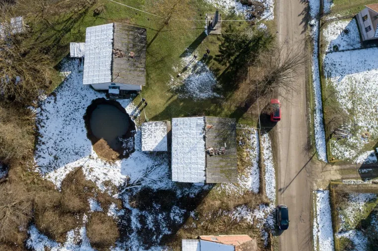 Potres jo&scaron; stvara probleme: U selu Mečenčani se stvaraju goleme rupe