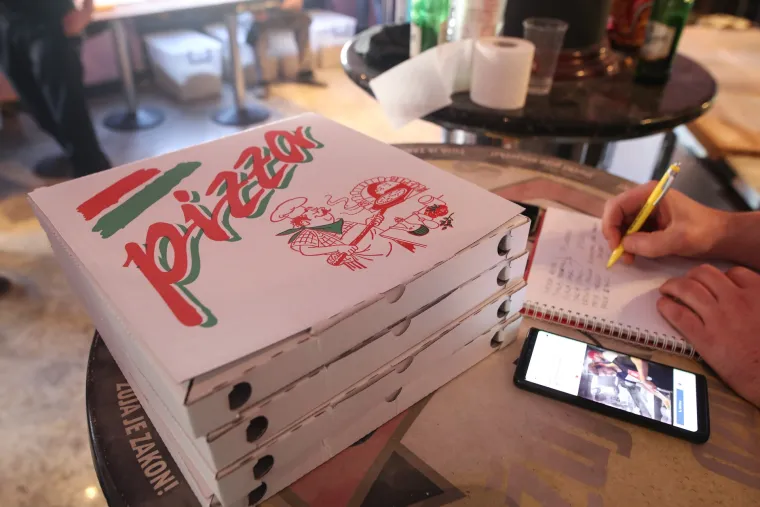 'That's Amore!': Pizza majstori u skoro mjesec dana podijelili 30 tisuća pizza u Petrinji