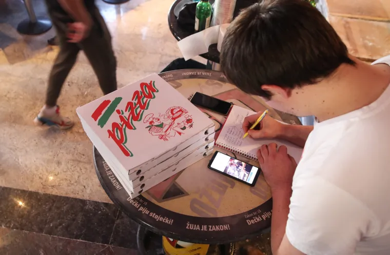 'That's Amore!': Pizza majstori u skoro mjesec dana podijelili 30 tisuća pizza u Petrinji