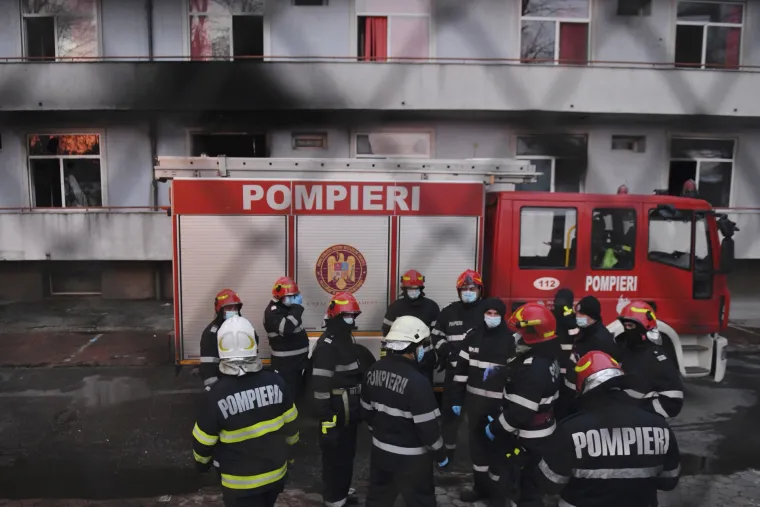 Četiri osobe poginule u požaru koji je zahvatio covid bolnicu u Rumunjskoj