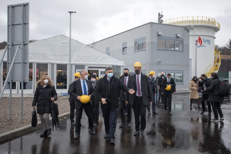 Premijer Andrej Plenković pustio u pogon LNG terminal i spojni plinovod Zlobin-Omišalj