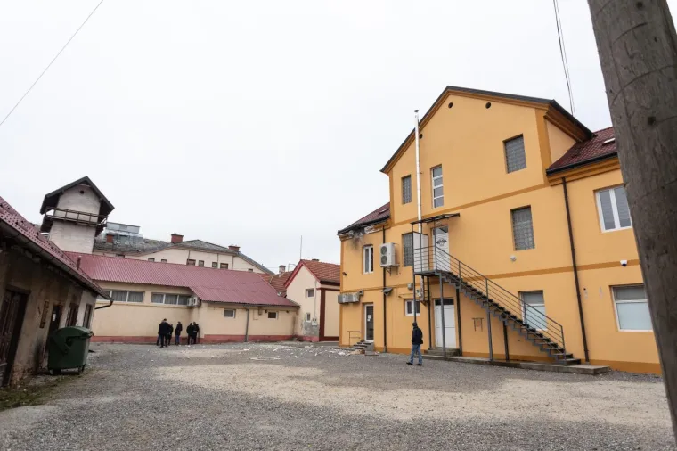 Eksplozija u Zagorju: 'Nepoznati počinitelj je ispalio projektil na zgradu u kojoj su teretana i kafić'