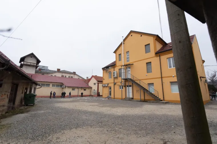 Eksplozija u Zagorju: 'Nepoznati počinitelj je ispalio projektil na zgradu u kojoj su teretana i kafić'