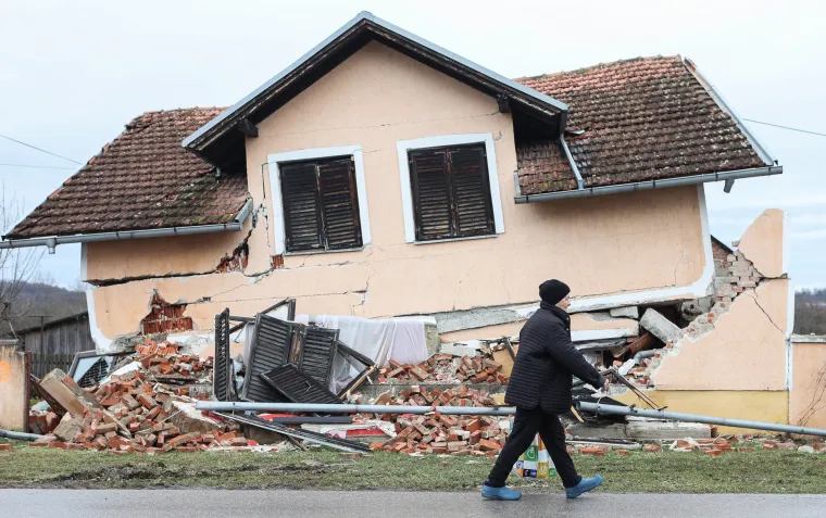 Mjesec dana pro&scaron;lo je od razornog potresa, a pogođena mjesta jo&scaron; su u ru&scaron;evinama