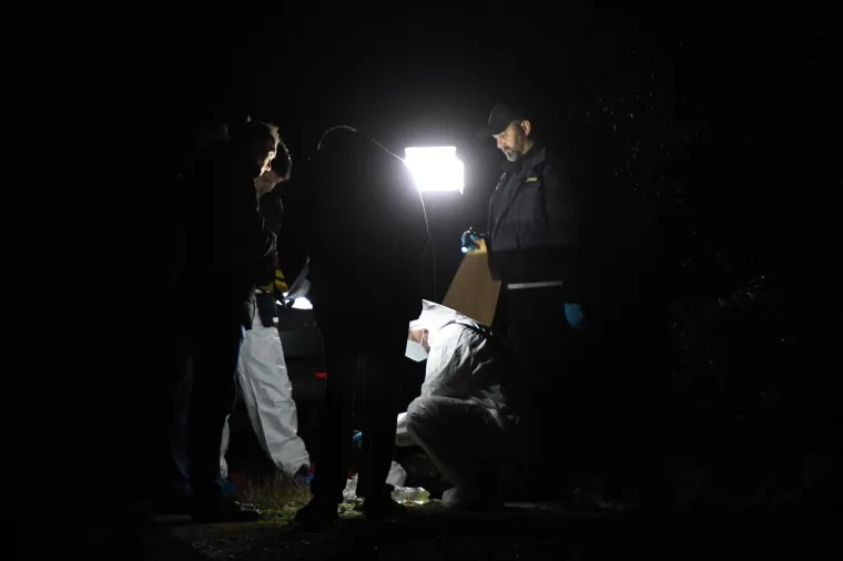 Ubojica pronađen mrtav pored automobila koji je koristio