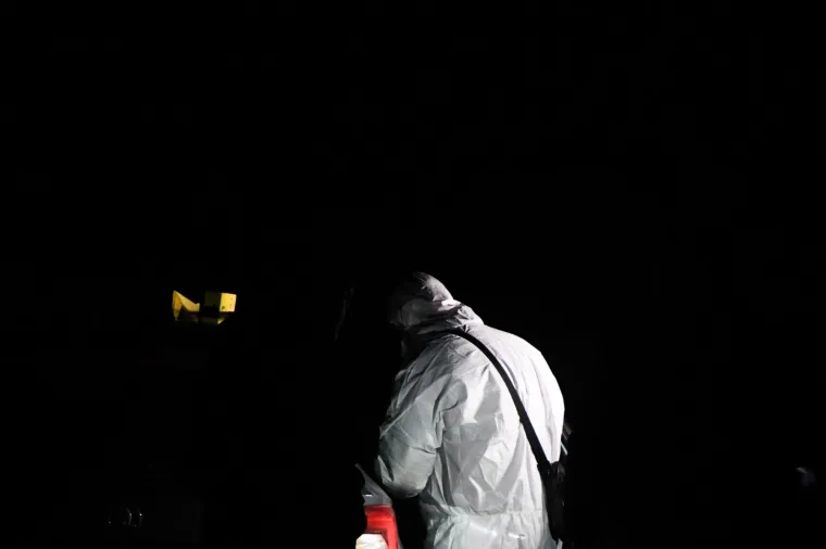 Ubojica pronađen mrtav pored automobila koji je koristio