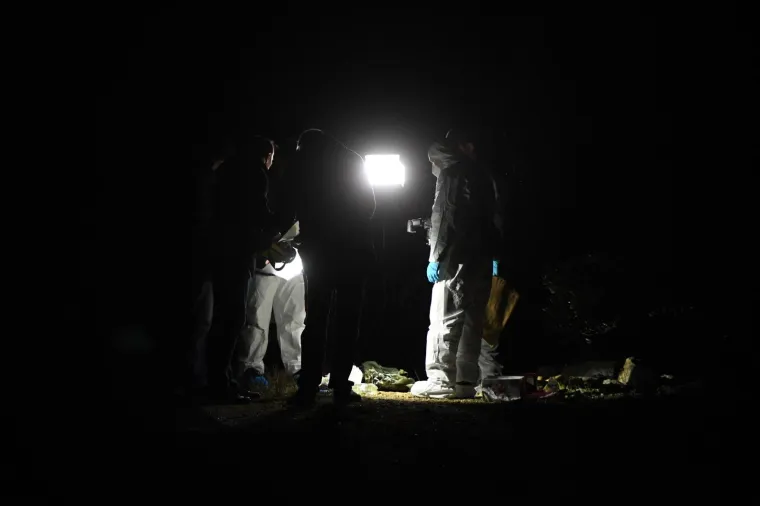 Ubojica pronađen mrtav pored automobila koji je koristio