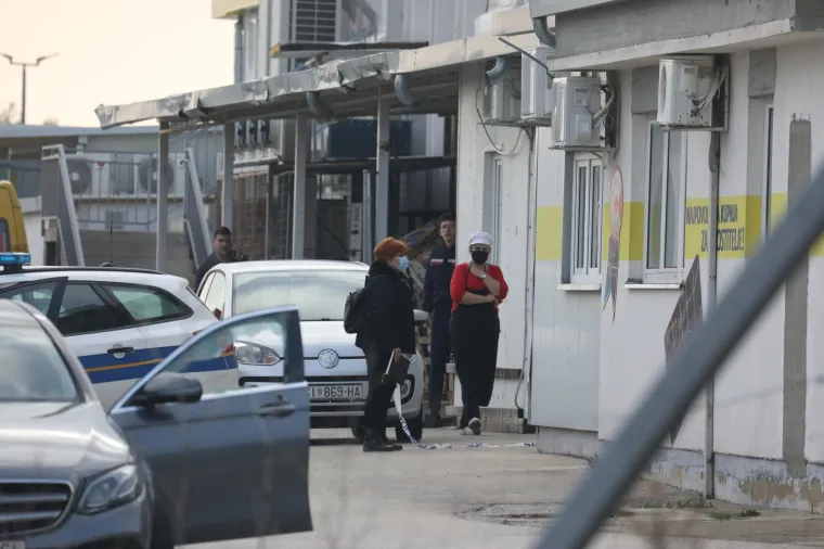 Ovo je Mercedes u kojem je iz automatske pu&scaron;ke ubijen poduzetnik u Vodicama