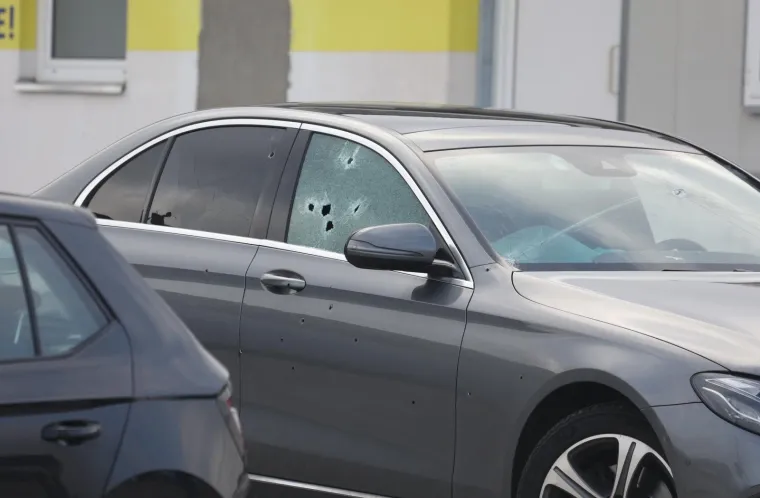 Ovo je Mercedes u kojem je iz automatske pu&scaron;ke ubijen poduzetnik u Vodicama