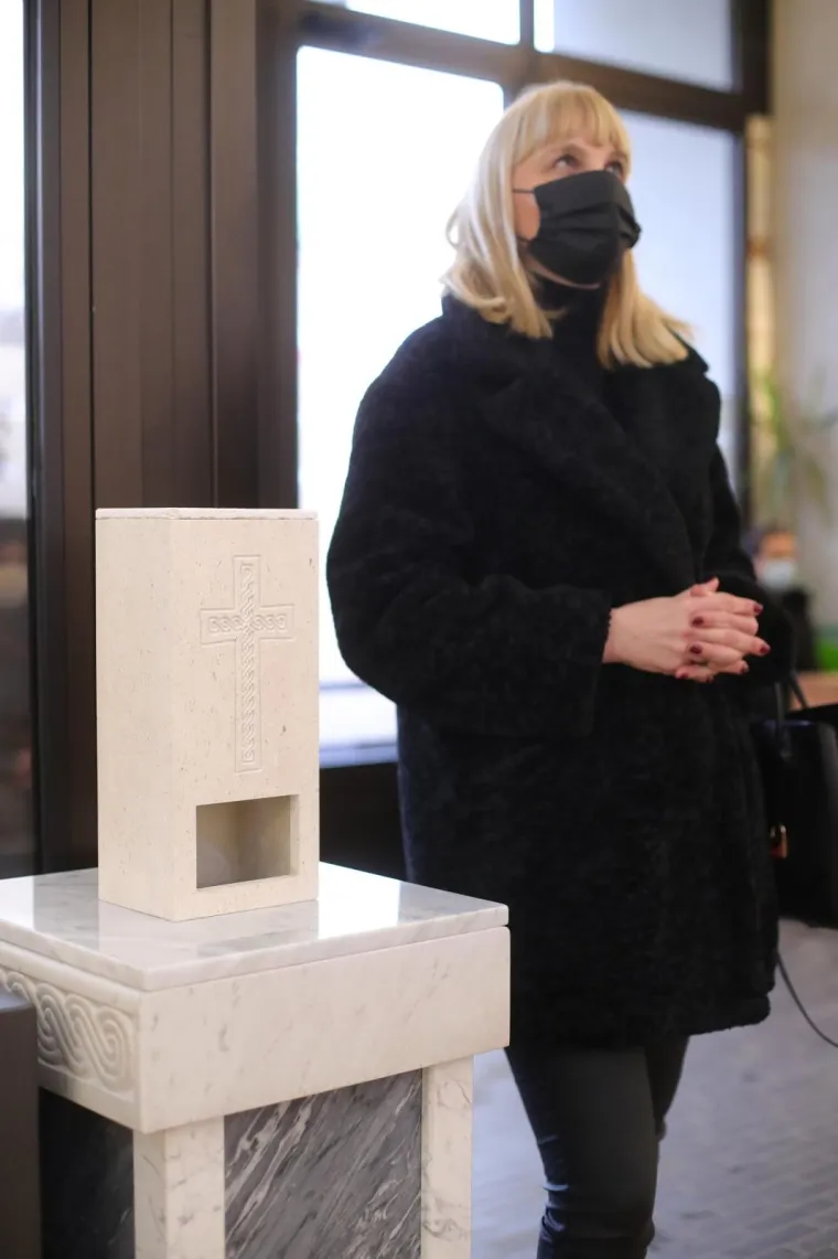 Sveta voda na senzor odu&scaron;evila vjernike u jednoj zagrebačkoj crkvi