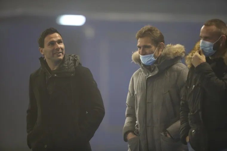 [FOTO] MAGLA SVUDA, MAGLA OKO NAS: U Maksimiru vladali jako teški uvjeti za igru