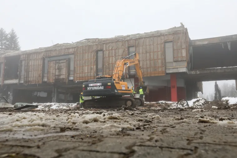 Drugi poku&scaron;aj: Započelo ru&scaron;enje stare robne kuće Petrinjka koja je o&scaron;tećena u potresu