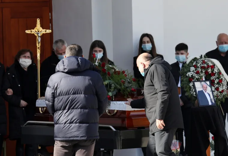 Posljednji ispraćaj Tedija Slamića, &scaron;ibenskog poduzetnika kojeg je izre&scaron;etao četverostuki ubojica