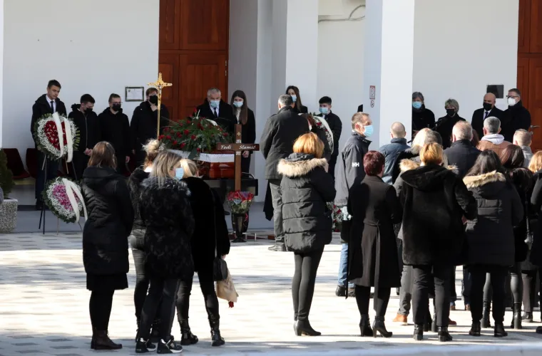 Posljednji ispraćaj Tedija Slamića, &scaron;ibenskog poduzetnika kojeg je izre&scaron;etao četverostuki ubojica