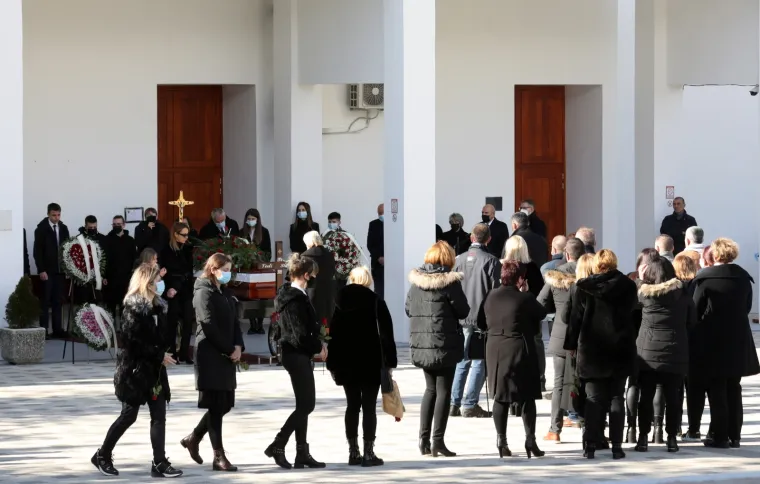 Posljednji ispraćaj Tedija Slamića, &scaron;ibenskog poduzetnika kojeg je izre&scaron;etao četverostuki ubojica