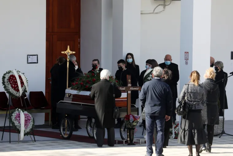 Posljednji ispraćaj Tedija Slamića, &scaron;ibenskog poduzetnika kojeg je izre&scaron;etao četverostuki ubojica