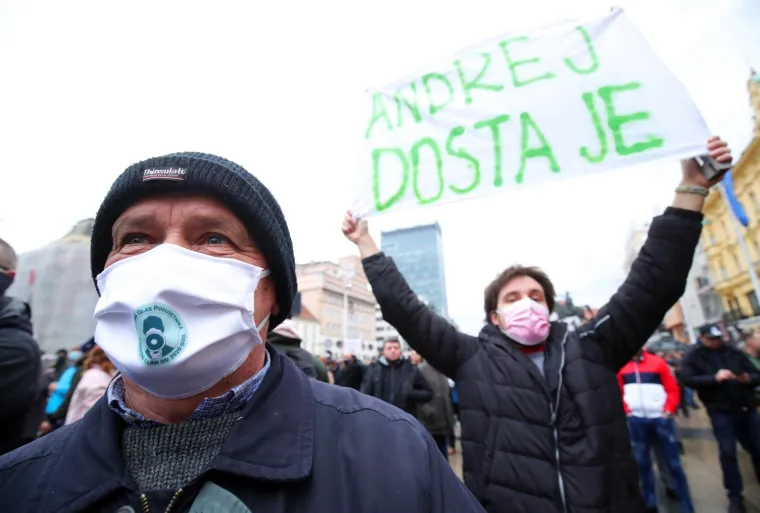 Pogledajte &scaron;to su poduzetnici poručili Plenkoviću na trasparentima - neki su bili prilično neugodni