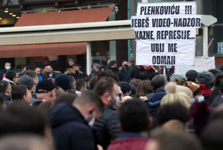 Pogledajte &scaron;to su poduzetnici poručili Plenkoviću na trasparentima - neki su bili prilično neugodni