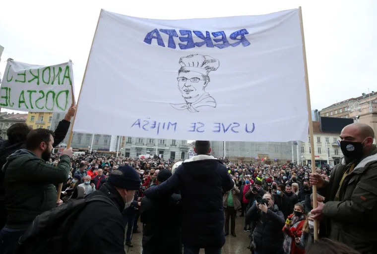 Pogledajte &scaron;to su poduzetnici poručili Plenkoviću na trasparentima - neki su bili prilično neugodni