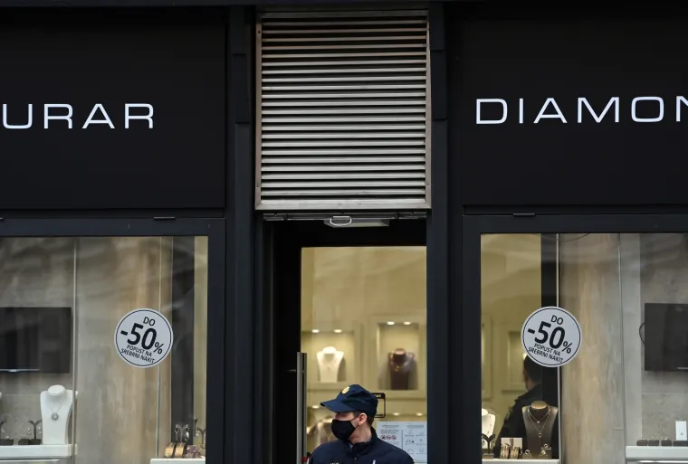 Lopovi iskoristili prosvjed i opljačkali poznatu zlatarnu u Ilici