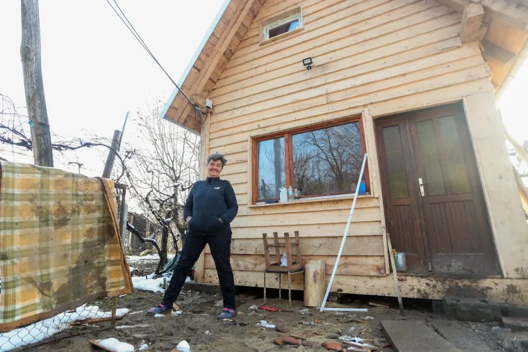 Obećano - ispunjeno: Stani Bjelanac Ogulinci i Vrgorčani sagradili privremenu kuću