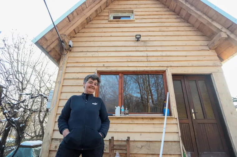 Obećano - ispunjeno: Stani Bjelanac Ogulinci i Vrgorčani sagradili privremenu kuću