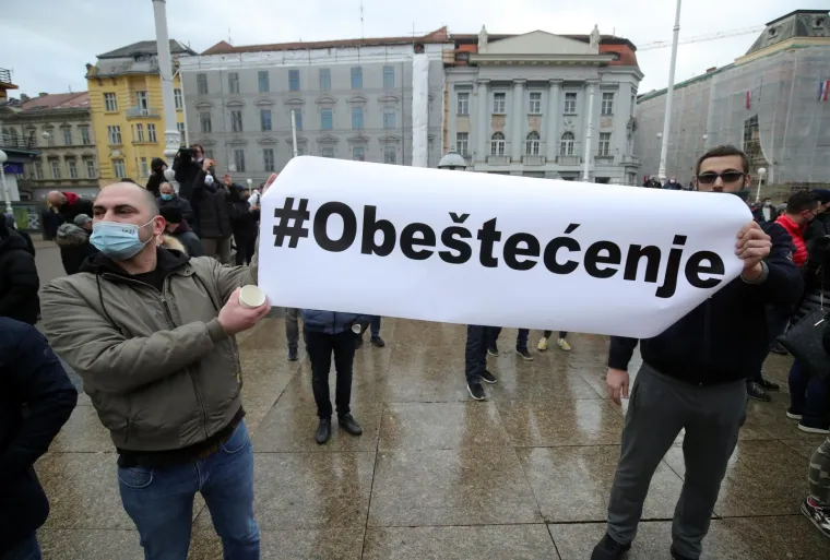 VELIKI PROSVJED PODUZETNIKA NA TRGU BANA JELAČIĆA: 'Dajte nam da radimo!'