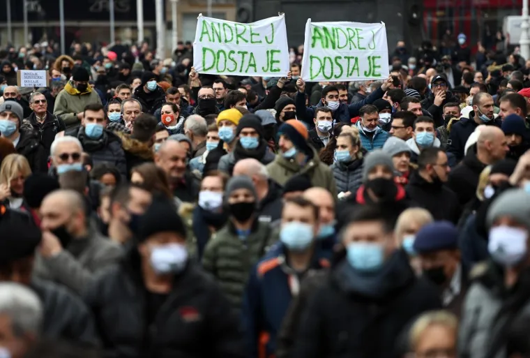 03.02.2021., Zagreb - U organizaciji Udruge Glas poduzetnika na Trgu bana Josipa Jelačića održan je prosvjed "zbog neadekvatnih ekonomskih mjera i diskriminatornih odluka prema dijelu poduzetnika". Foto: Igor Šoban/PIXSELL