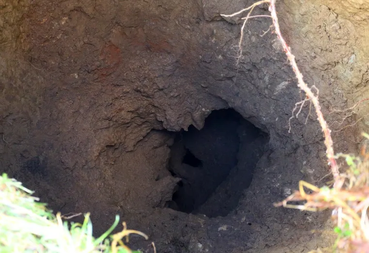 Mje&scaron;tani otkrili rupetinu stotinjak metara od kuća: Dubina - čak 17 metara!