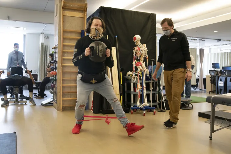 Druga prilika za život: Upoznajte pacijenta kojem su prvi put na svijetu uspje&scaron;no transplantirali i lice i ruke