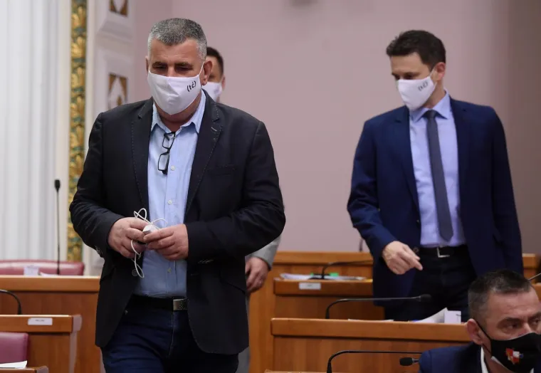 Mostovci kreativno &lsquo;bocnuli&lsquo; ministra Ćorića, pogledajte o čemu se radi