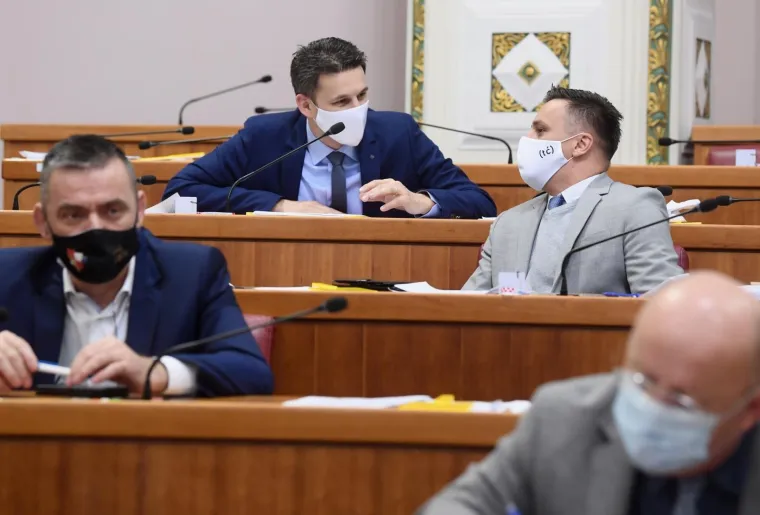 Mostovci kreativno &lsquo;bocnuli&lsquo; ministra Ćorića, pogledajte o čemu se radi