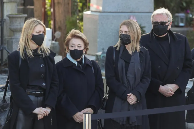 Miroslav Tuđman pokopan na Mirogoju uz najvi&scaron;e vojne počasti: Na ispraćaju bili Plenković i ministri