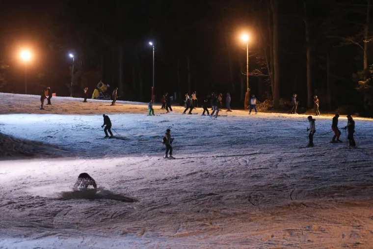Nakon snimka masovnog okupljanja, jučer je skijali&scaron;te na Sljemenu bilo prazno
