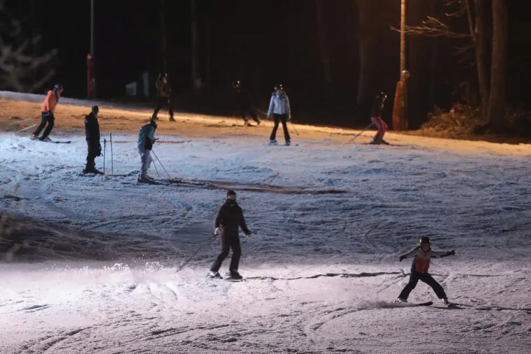 Nakon snimka masovnog okupljanja, jučer je skijali&scaron;te na Sljemenu bilo prazno