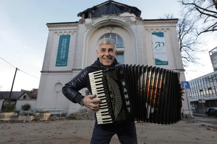 Kakva gesta! Svjetski prvak u sviranju harmonike svoju zaradu donirat će za obnovu glazbene &scaron;kole u Sisku