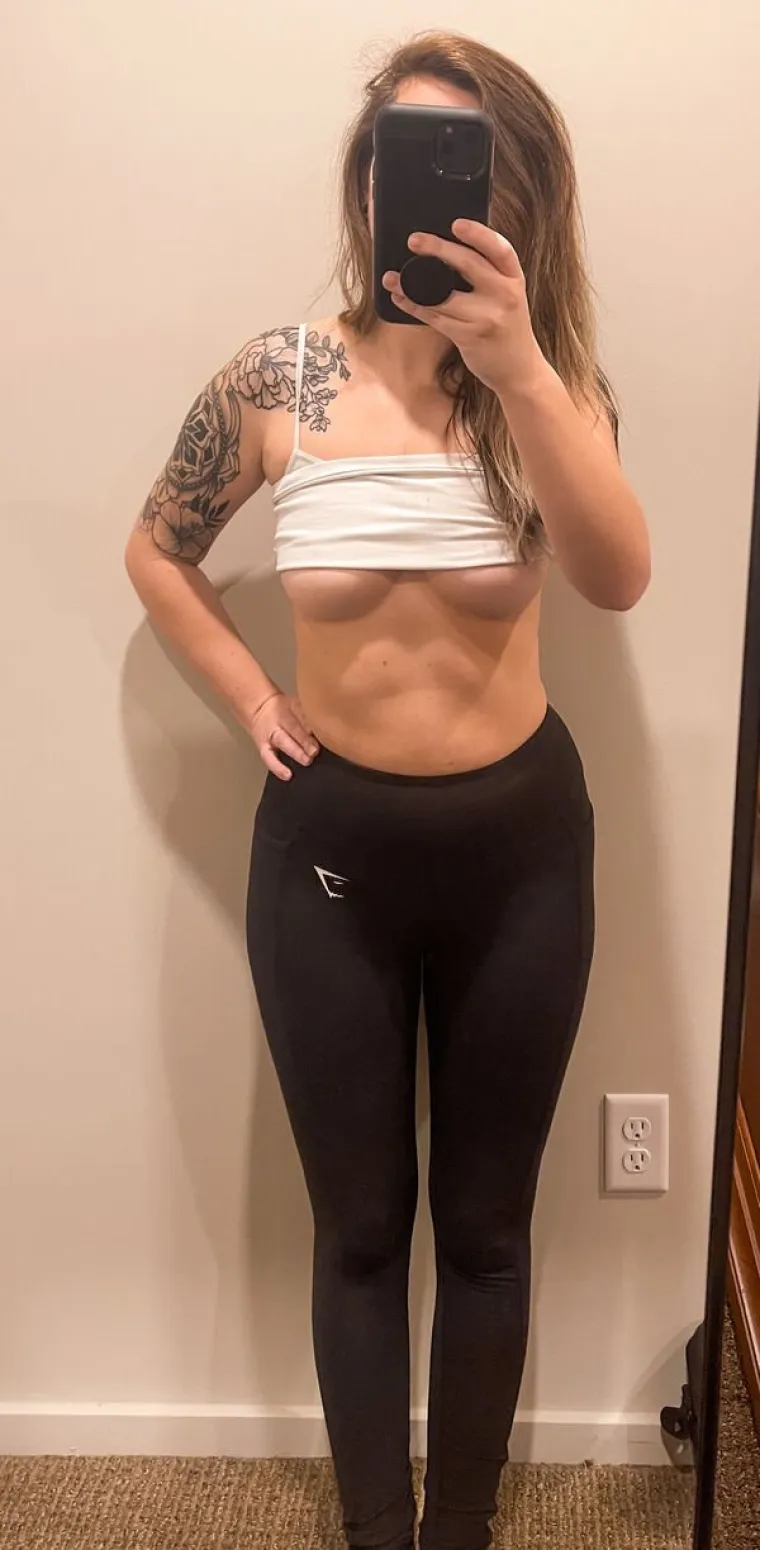 Snimale selfije, a čini se da im ba&scaron; ne smeta &scaron;to su otkrile malo previ&scaron;e