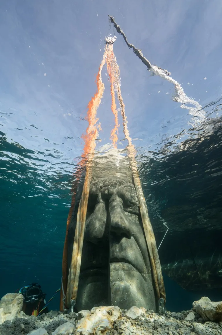 Skulpture su smještene u blizini otoka Sainte-Marguerite, jednog od otoka Lérins, tik uz obalu Cannesa u Francuskoj.