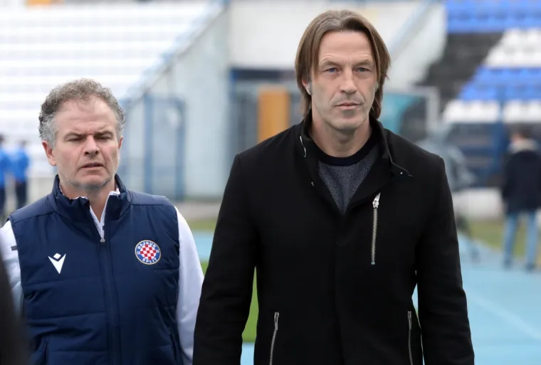 [FOTO] UZBUDLJIVO JE  U GRADSKOM VRTU: Osijek i Hajduk u žestokom obračunu