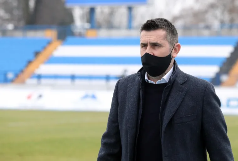 [FOTO] UZBUDLJIVO JE  U GRADSKOM VRTU: Osijek i Hajduk u žestokom obračunu