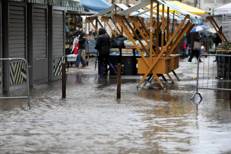 Poplavljena je Gradska tržnica u Rijeci