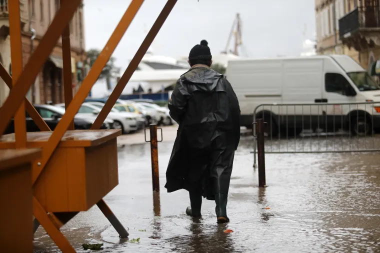 Poplavljena je Gradska tržnica u Rijeci