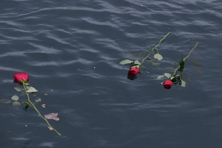 &Scaron;ibenik: Opro&scaron;taj od kapetana Ante Mrvice u &scaron;ibenskoj luci uz sirene brodova Jadrolinije