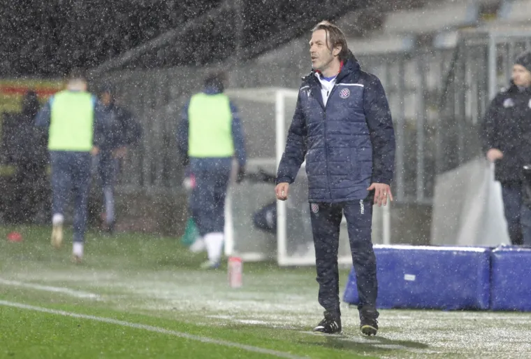 [FOTO] HAJDUK I RIJEKA U ŽESTOKOJ BORBI NA RUJEVICI: U ovom Jadranskom derbiju ulozi su stvarno veliki