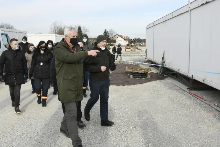 Pomoć koju su čekali: Kontejnersko naselje u Petrinji spremno je za 23 ljudi koji nemaju krov nad glavom