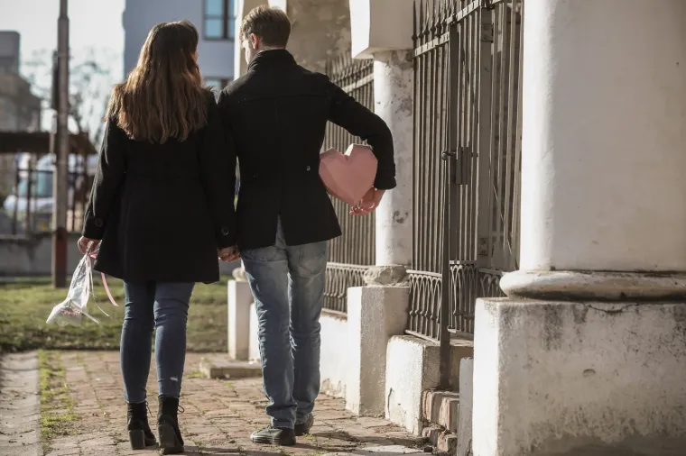 Koroni usprkos, građani su danas slavili ljubav: Pogledajte kako je izgledalo Valentinovo diljem Hrvatske