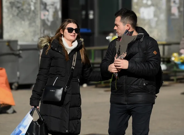 Koroni usprkos, građani su danas slavili ljubav: Pogledajte kako je izgledalo Valentinovo diljem Hrvatske